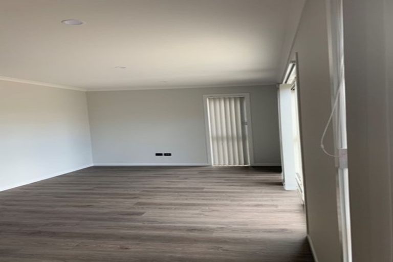 Photo of property in 5 Wairepo Street, Takanini, 2112