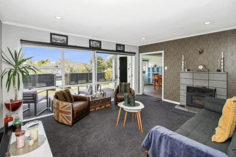 Photo of property in 409 Mangorei Road, Merrilands, New Plymouth, 4312