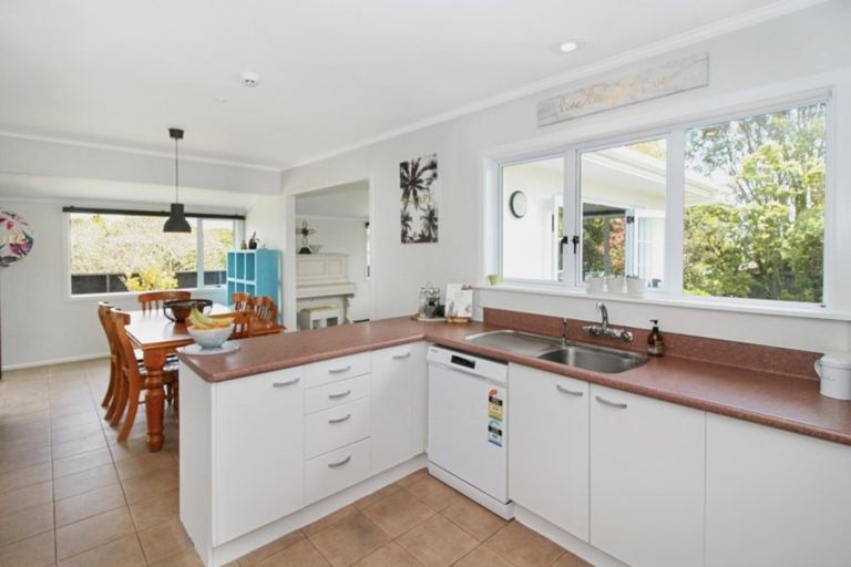 Photo of property in 409 Mangorei Road, Merrilands, New Plymouth, 4312