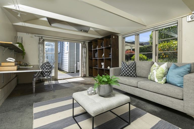 Photo of property in 31 Mozeley Avenue, Devonport, Auckland, 0624