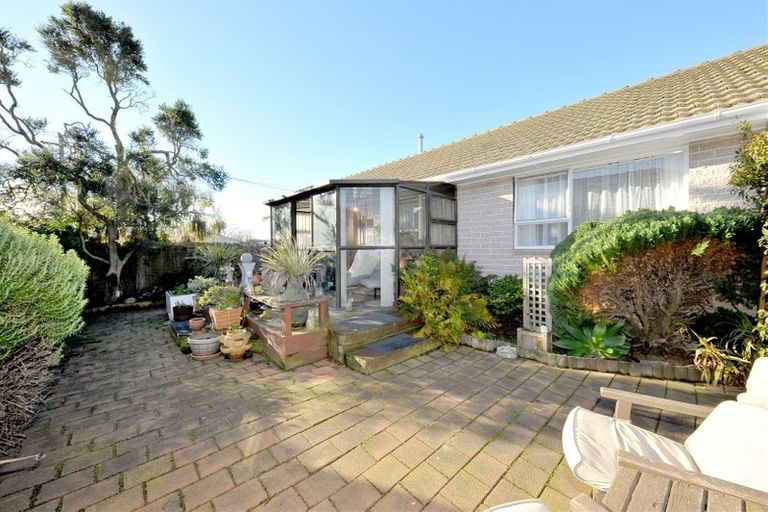 Photo of property in 84 Farquhars Road, Redwood, Christchurch, 8051
