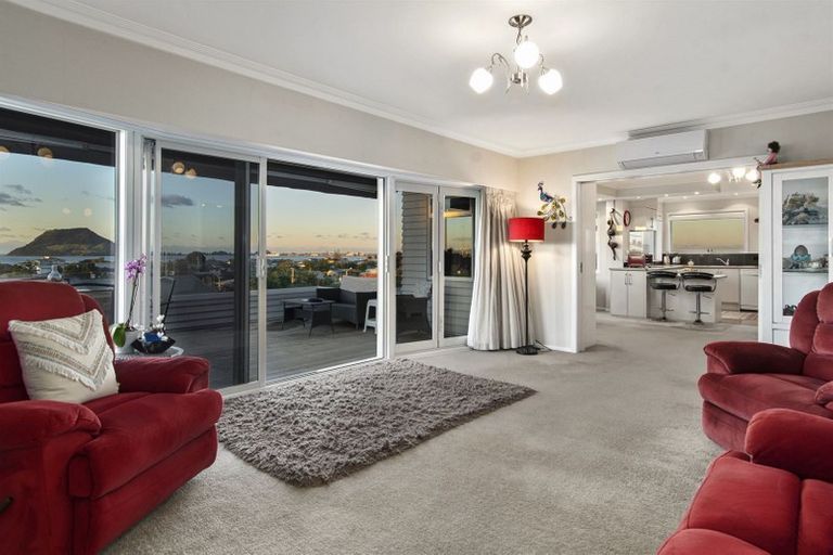 Photo of property in 9a Tirinui Crest Road, Otumoetai, Tauranga, 3110