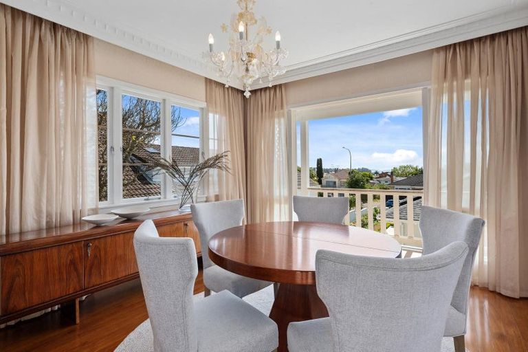 Photo of property in 102a Kitchener Road, Milford, Auckland, 0620