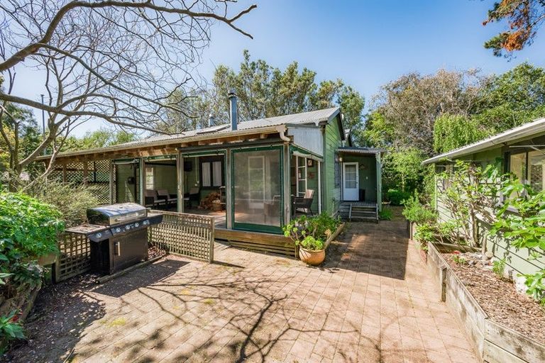 Photo of property in 7 Arthur Street, Waikawa Beach, Levin, 5573