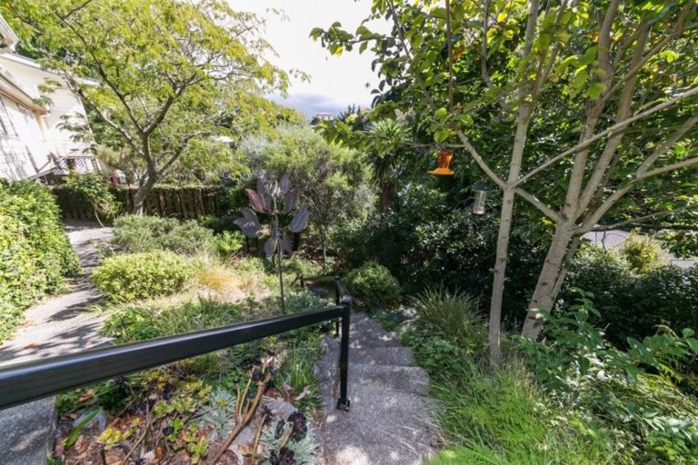 Photo of property in 57b Napier Terrace, Hospital Hill, Napier, 4110