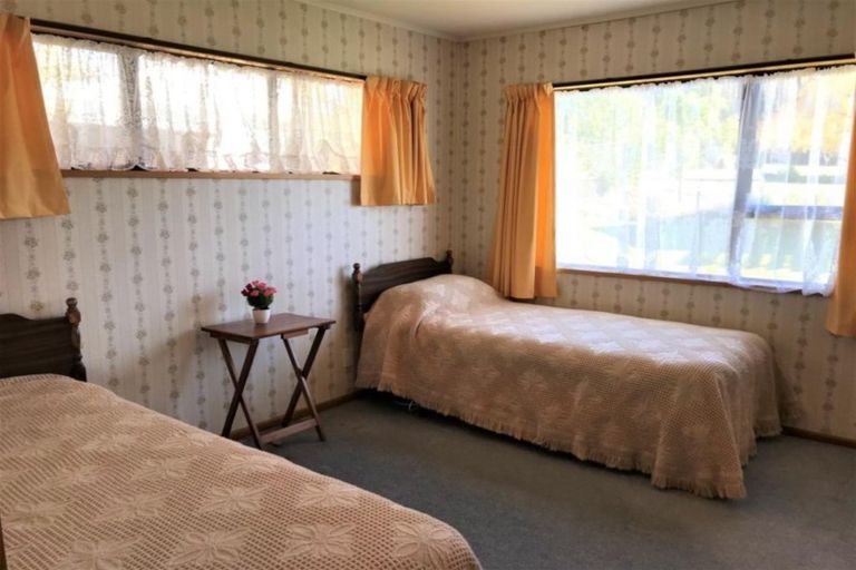 Photo of property in 13a Side Street, Clinton, 9534