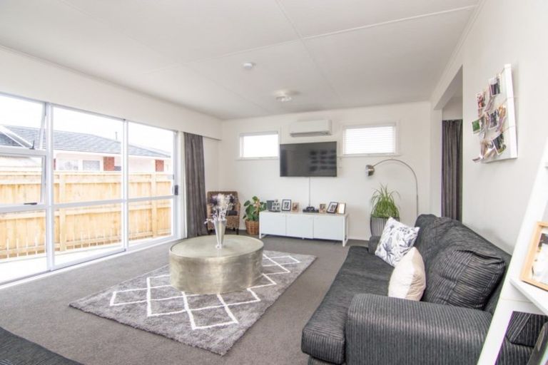 Photo of property in 43b Abraham Crescent, Milson, Palmerston North, 4414