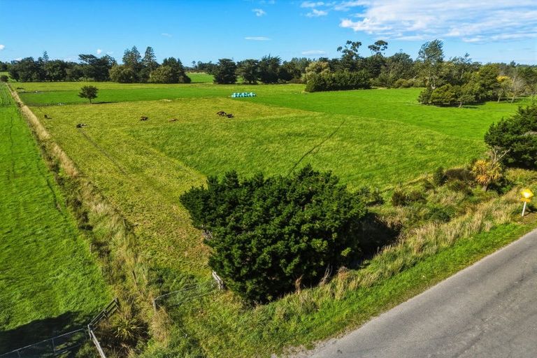 Photo of property in 16 Northbrook Road, Rangiora, 7400