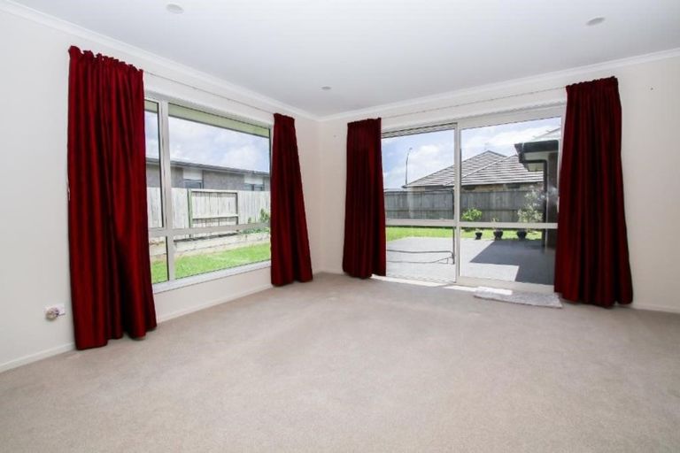Photo of property in 14 Teatree Close, Huntington, Hamilton, 3210