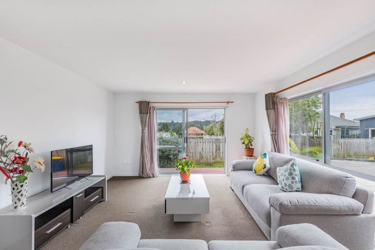 Photo of property in 163a Beach Haven Road, Beach Haven, Auckland, 0626