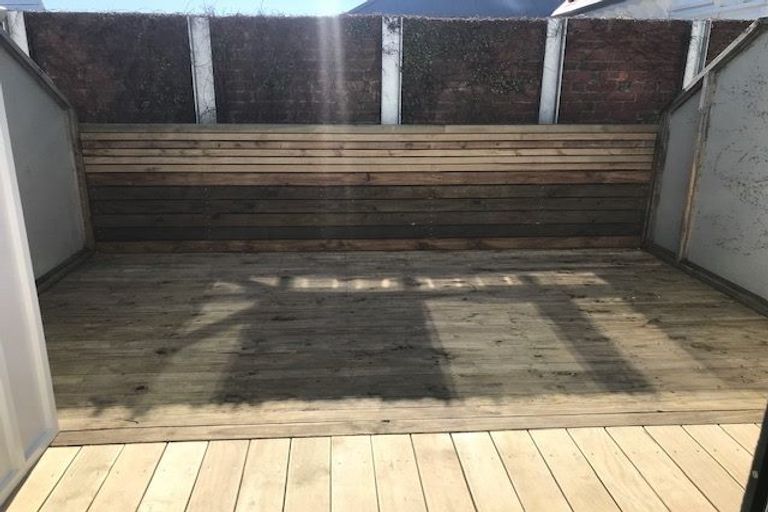 Photo of property in Pirie Street Townhouses, 22/35 Pirie Street, Mount Victoria, Wellington, 6011