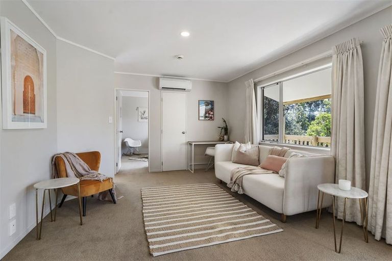 Photo of property in 67 Beach Haven Road, Beach Haven, Auckland, 0626