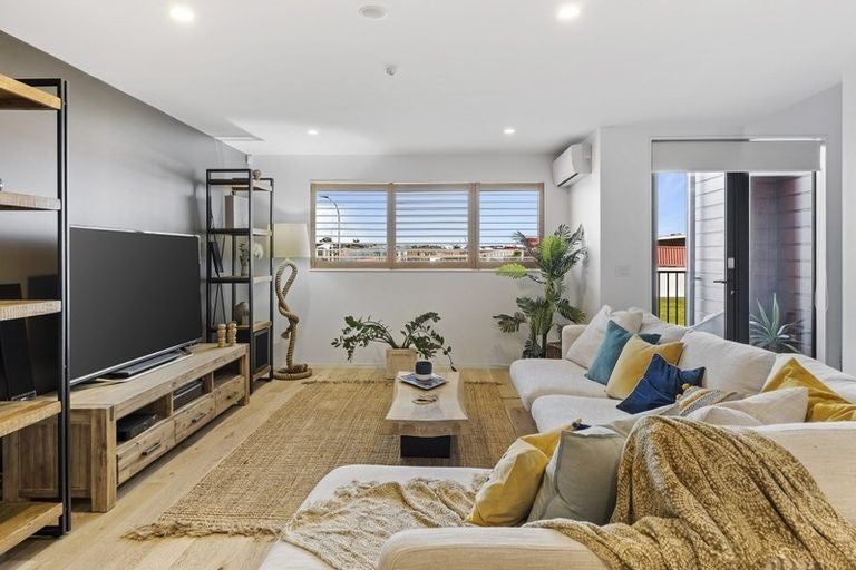 Photo of property in 70 Squadron Drive, Hobsonville, Auckland, 0616