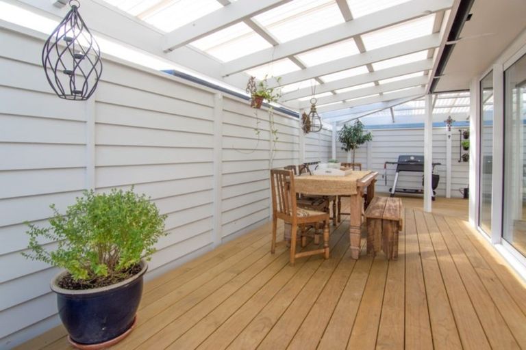Photo of property in 4 Redwood Grove, Hokowhitu, Palmerston North, 4410