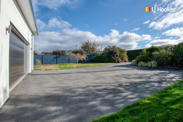 Photo of property in 13 Huntly Road, Outram, 9019