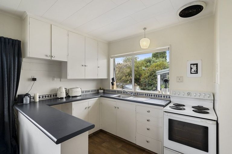 Photo of property in 33a Nimmo Avenue West, Waikanae, 5036