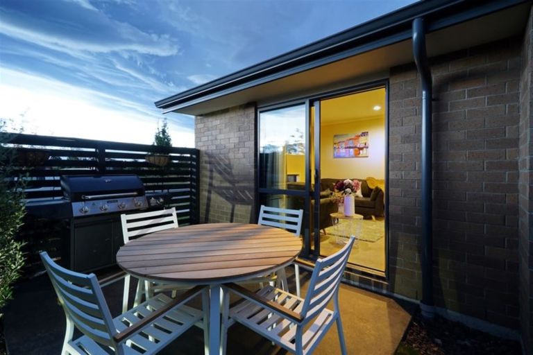 Photo of property in 52 Shillingford Boulevard, Rolleston, 7615