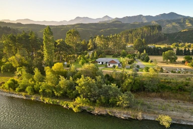 Photo of property in 423 Northbank Road, Kaituna, Blenheim, 7275