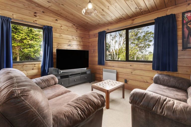 Photo of property in 56 David Crescent, Karori, Wellington, 6012