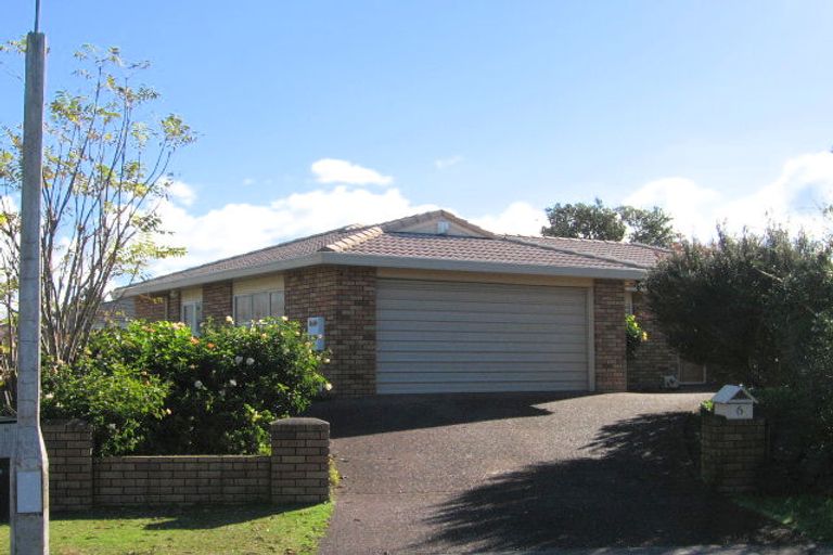 Photo of property in 6 Barton Place, Orewa, 0931