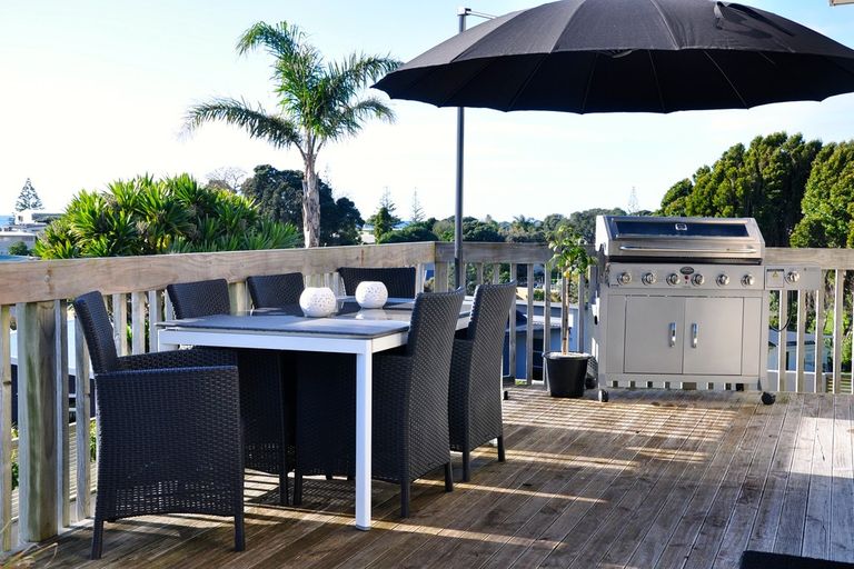 Photo of property in 30 Reo Crescent, Waihi Beach, 3611