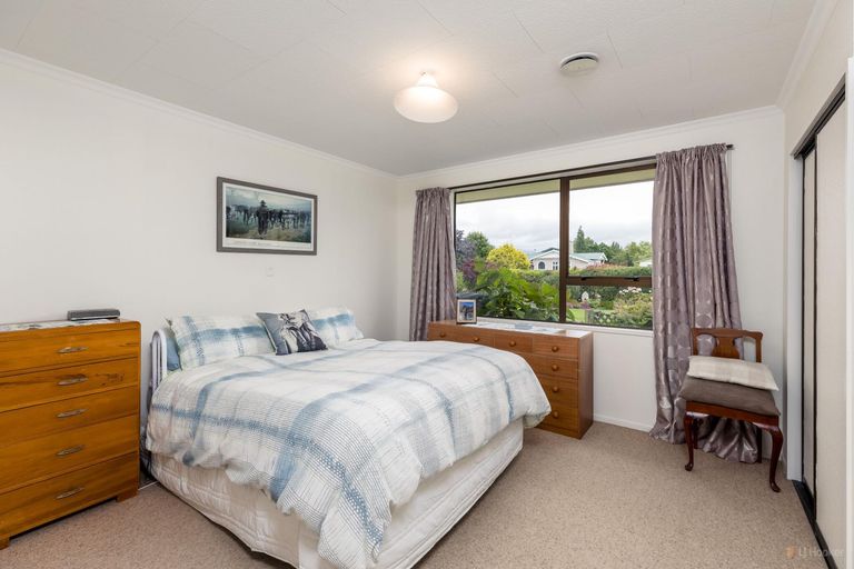 Photo of property in 23 Timaru Road, Waimate, 7924