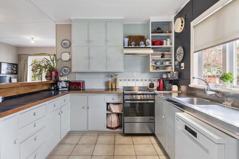 Photo of property in 5 Epsom Road, Hokowhitu, Palmerston North, 4410