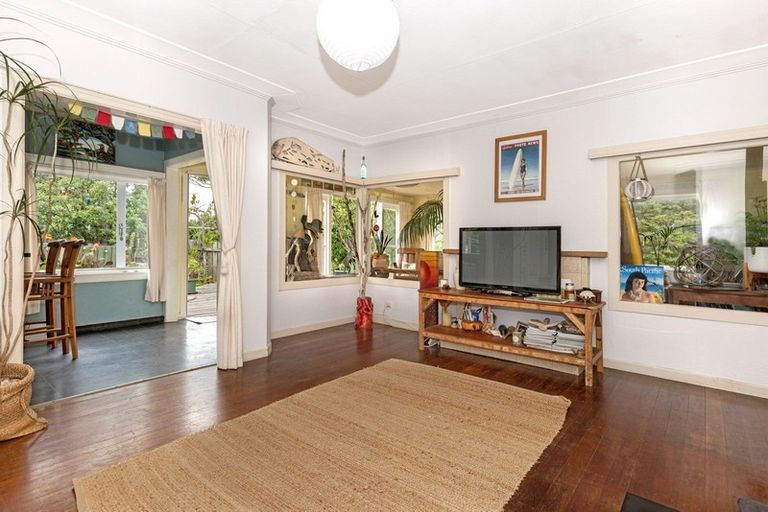 Photo of property in 25 Douglas Street, Okitu, Gisborne, 4010