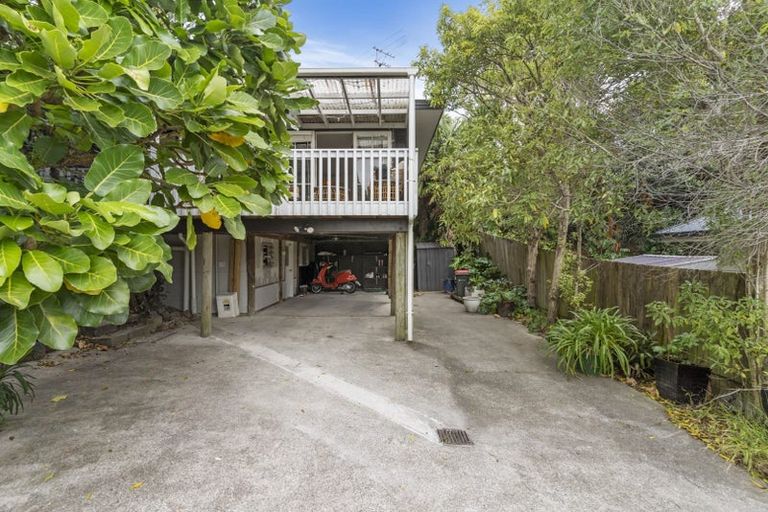 Photo of property in 2/20 Bannerman Road, Morningside, Auckland, 1022