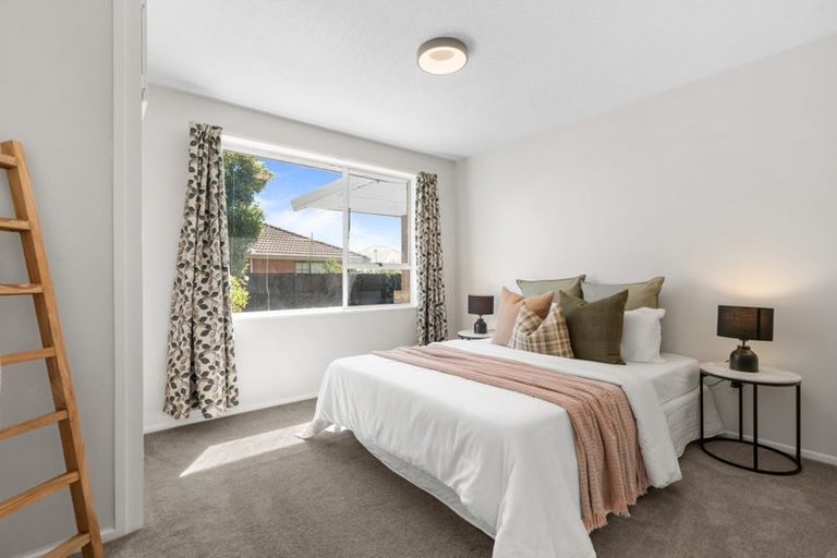 Photo of property in 12 Iona Place, Sockburn, Christchurch, 8042