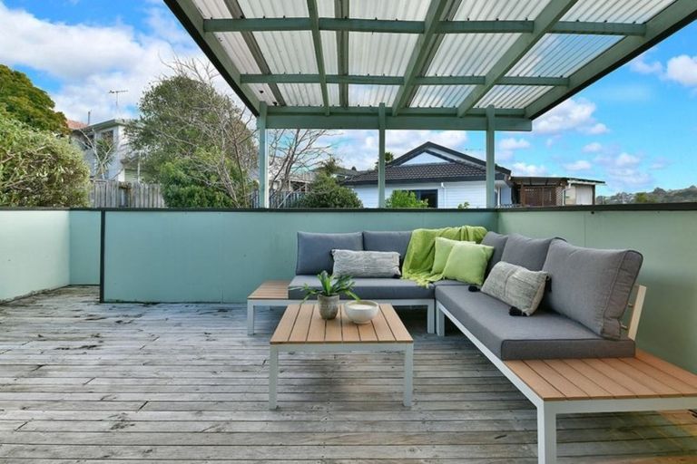 Photo of property in 33 Charlotte Street, Stanmore Bay, Whangaparaoa, 0932