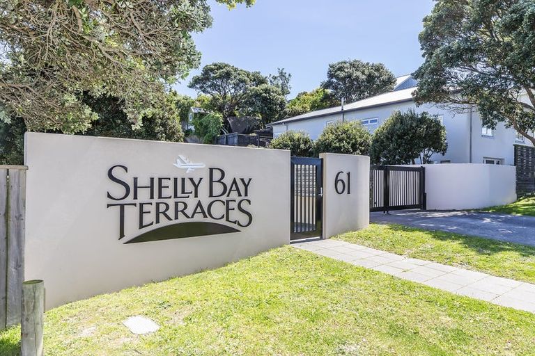 Photo of property in Shelley Bay Terraces, 9/61 Maupuia Road, Maupuia, Wellington, 6022