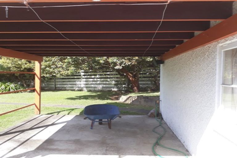 Photo of property in 12 Norfolk Rise, Waiuku, 2123