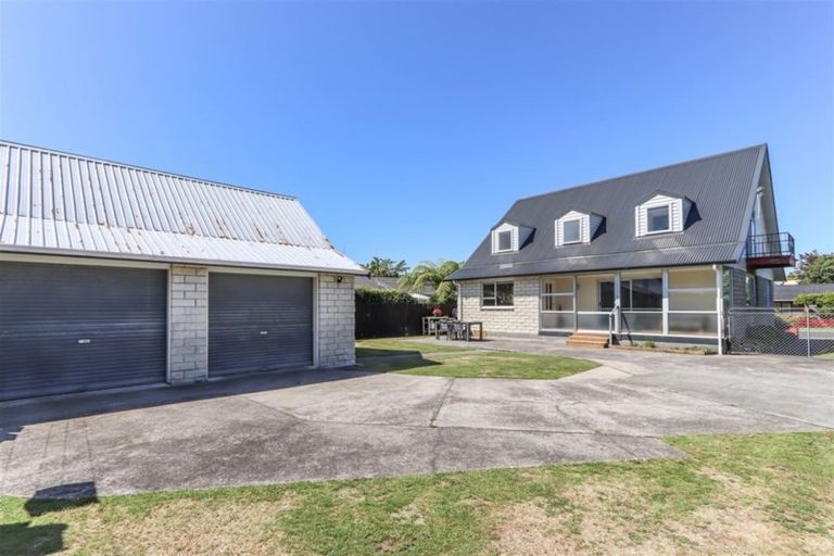 Photo of property in 24 Kowhai Street, Inglewood, 4330