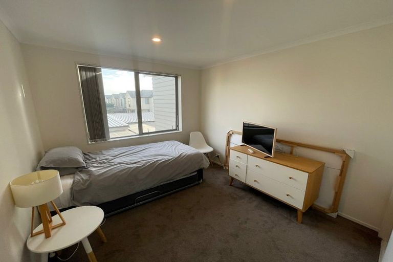 Photo of property in 38 Kuaka Drive, Takanini, 2112