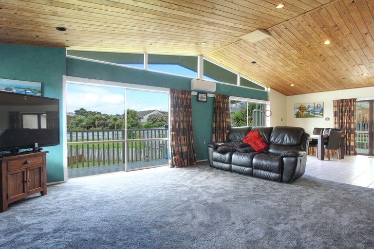 Photo of property in 5 John Street, Raglan, 3225