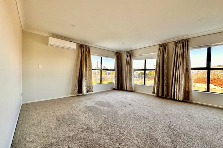 Photo of property in 84 Mettam Drive, Swanson, Auckland, 0614