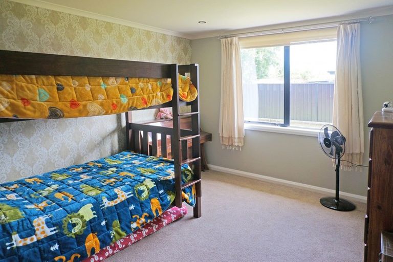 Photo of property in 98 Hoffman Court, Waikiwi, Invercargill, 9810