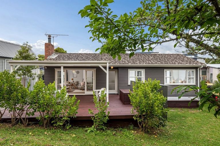 Photo of property in 14a Saffron Street, Birkdale, Auckland, 0626