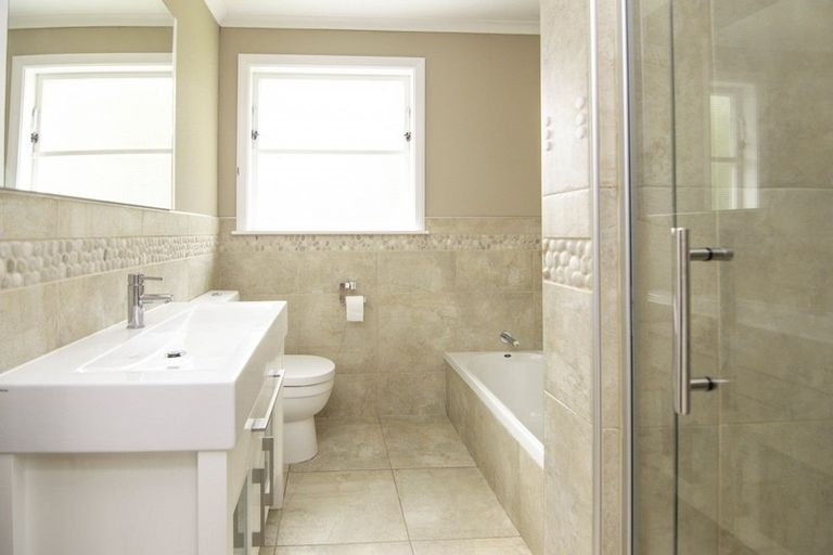 Photo of property in 18 Churchill Avenue, Hokowhitu, Palmerston North, 4410