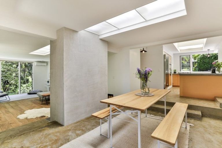 Photo of property in 81 Otitori Bay Road, Titirangi, Auckland, 0604