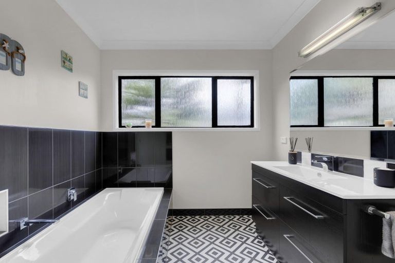 Photo of property in 28 River View Road, Morrinsville, 3300