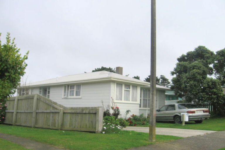 Photo of property in 45 Beauzami Crescent, Ascot Park, Porirua, 5024