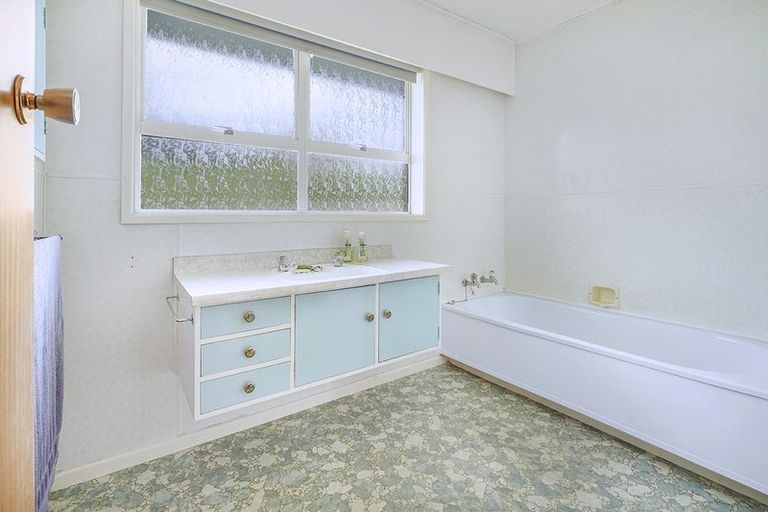 Photo of property in 2 Olympia Place, Riverlea, Hamilton, 3216