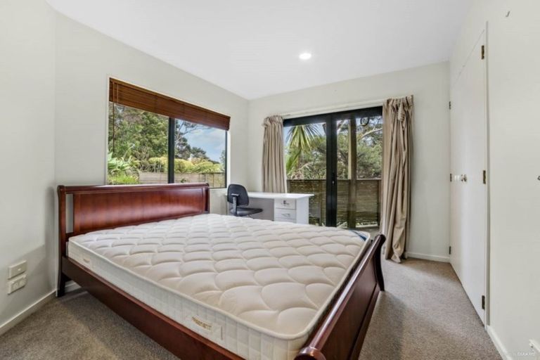 Photo of property in 43b Island Bay Road, Beach Haven, Auckland, 0626