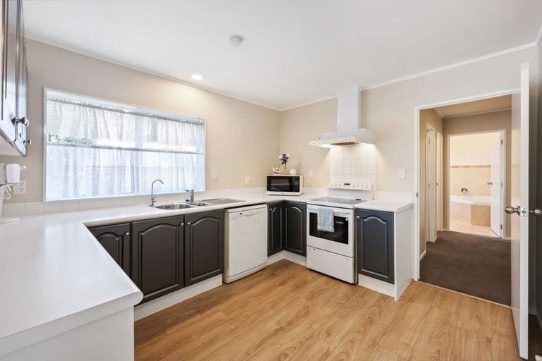 Photo of property in 1/242 Botany Road, Golflands, Auckland, 2013
