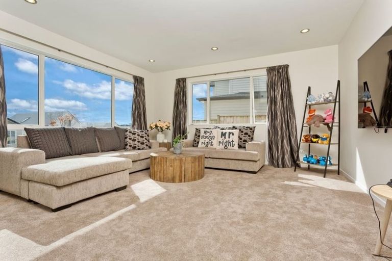 Photo of property in 61 Madison Terrace, Silverdale, 0932