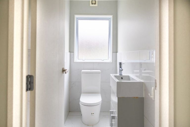 Photo of property in 140s Hepburn Road, Glendene, Auckland, 0602