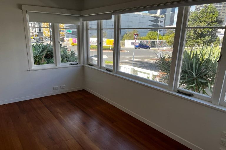 Photo of property in 1/19 Huron Street, Takapuna, Auckland, 0622
