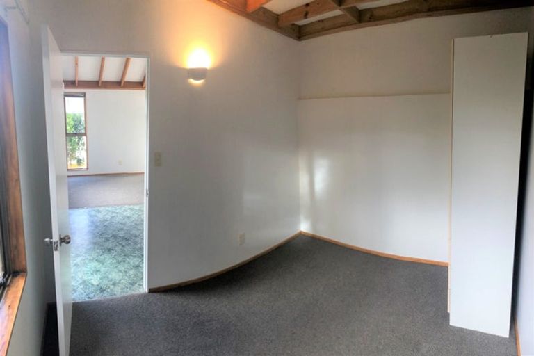 Photo of property in 12 Cross Street, Karori, Wellington, 6012